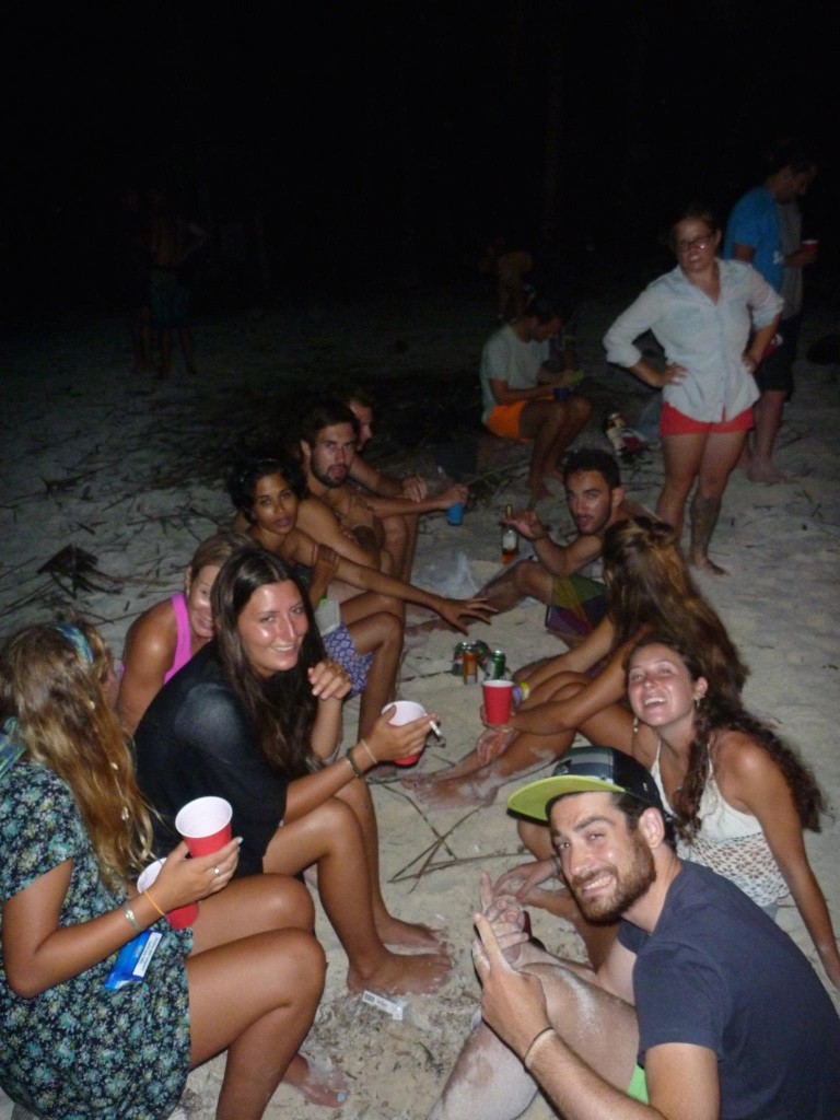 Ain't no party like a San Blas beach party! (Photo cred: Matt Robinson)